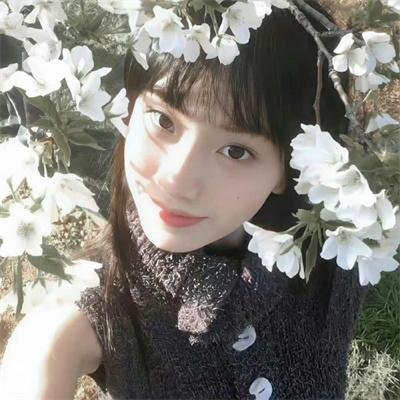悄悄跟着我 封面