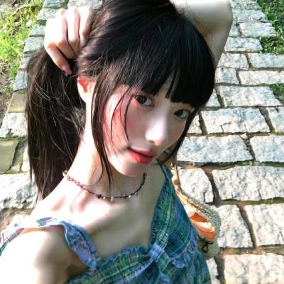 一个女王的少女时代 封面